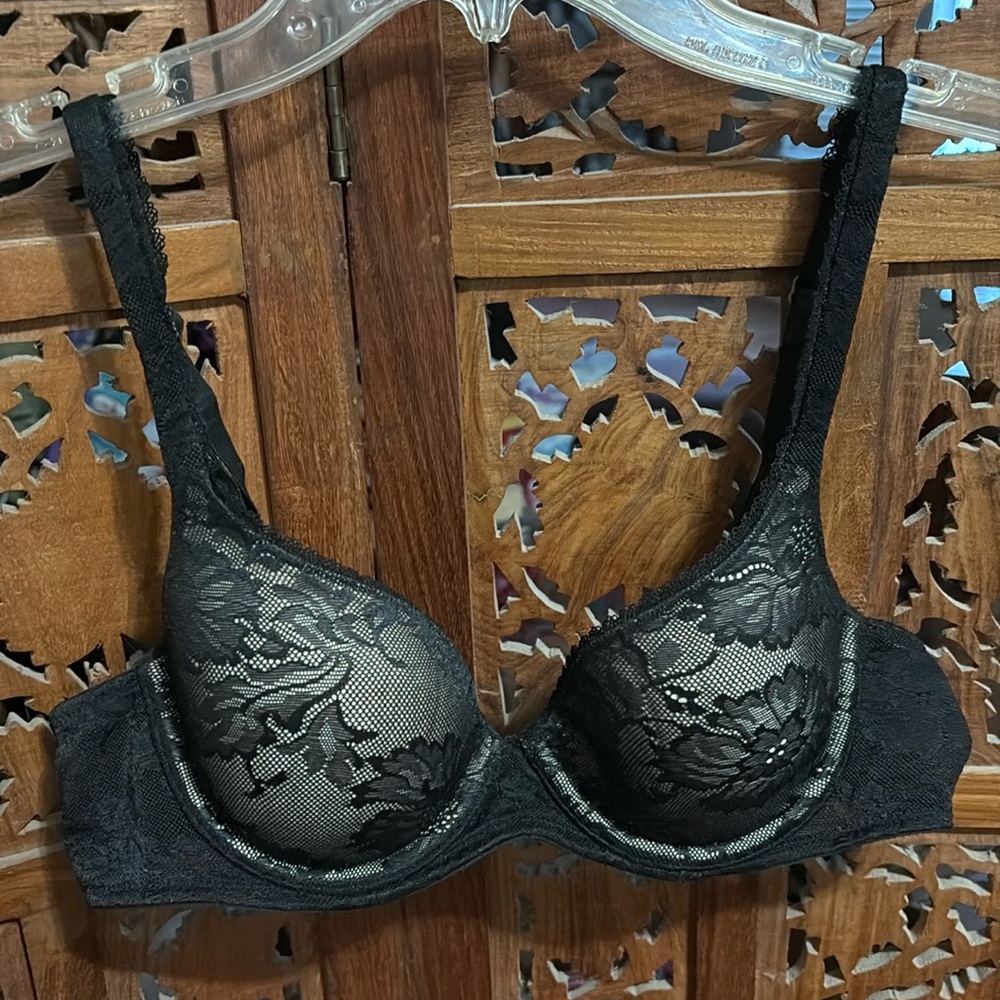 Victoria’s Secret Lightly Padded Black Lace Bra
